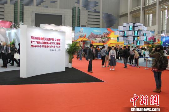 2016�c�s�S�g��Ƭ��è���|�}�@ ���J����̧ީӷs