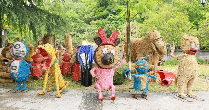 ���������q