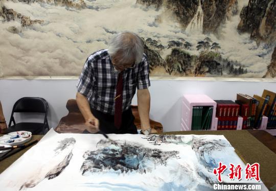 ���Wä�e���_�ӥ�70�ֵe�i����|���g�Ē��J