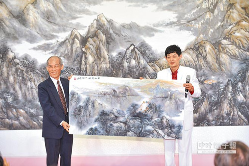 ���w�еe�����E�����⤤ä�e�ӷs