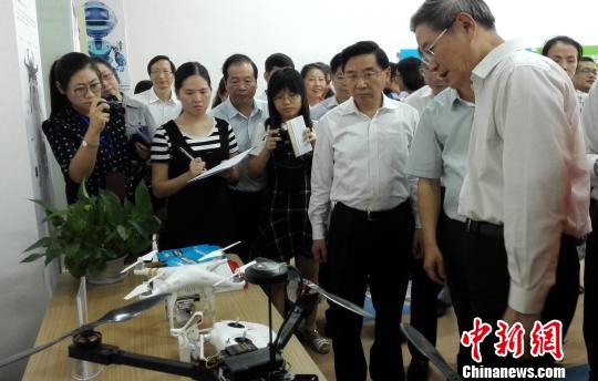 �i���CͲ�����w�y�e���H�H�L�˳Z