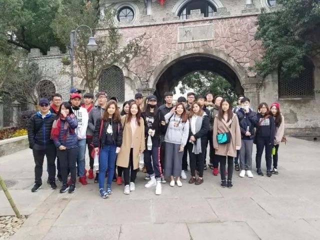 v; yQçYcs v; yQçYcs