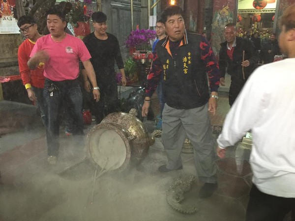 �夤�E�Ѯc�����������㩐���ʕ[������y�N�I�夤�E�Ѯc�Y�o������