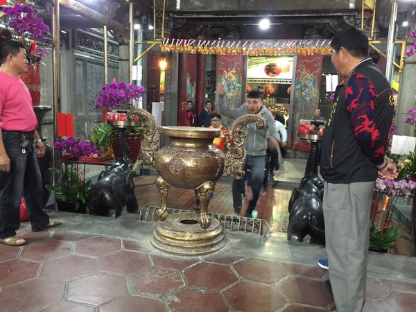 �夤�E�Ѯc�����������㩐���ʕ[������y�N�I�夤�E�Ѯc�Y�o������