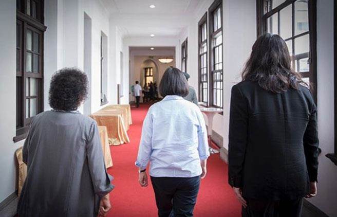 ���H�Ϊ��n�H���~ ���Y���Y�ܬѺ��v��M�|���J