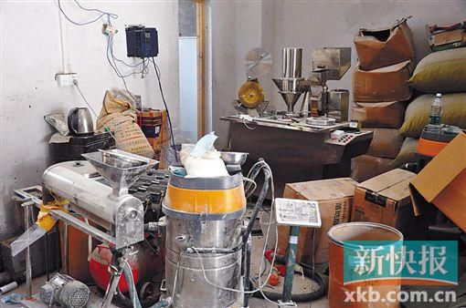 �d���}��ڨ���Y�k�ŢQ�ͬ��Z��