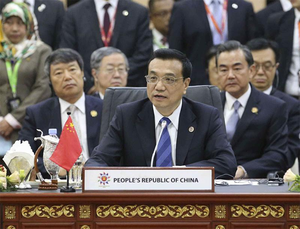 ��~�|��P�]��:�u���D����ג�����(��)