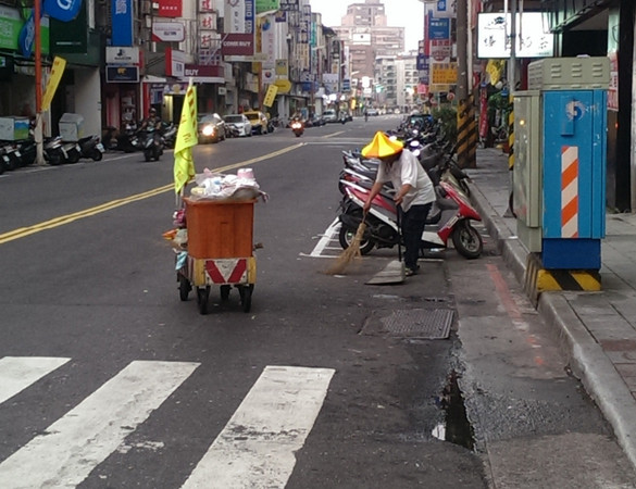 ֳ�����Y�s�{�X �E���M���z����2000