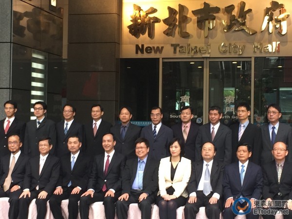 �Y���Z��}�� �����|��p�q�s���|��