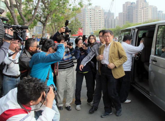 ک���t���^�V�S �哥����ک���t���g����18��ؤȕ�ħ�ʥ�����V�S�f����ک���t�չF�A�\�X�o�q�|�ڥ[