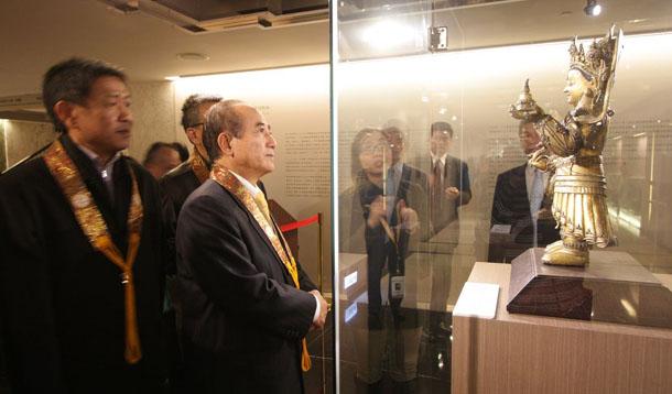 ��L���u�|�����_���������������]á�W��