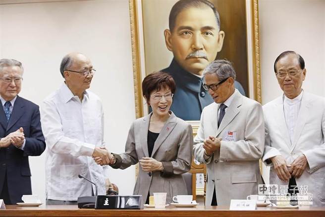 ��p������}�������x�~�~�J2016