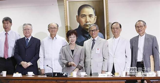 ��p������}�������x�~�~�J2016