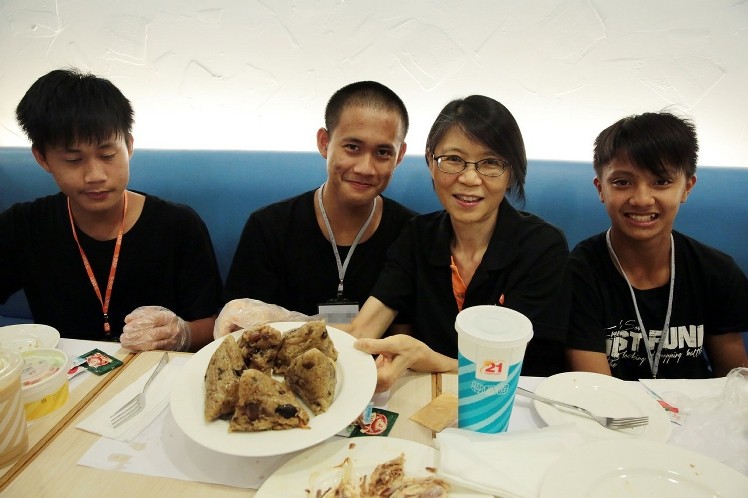 �W���y������������\����� �P���ͤ��x�˥��F��