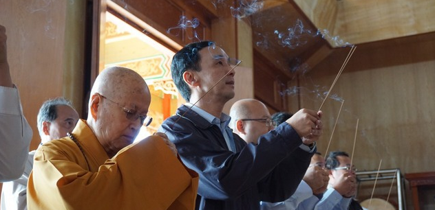 ���Z�T��W�����l��j�@���t�~�}�����z