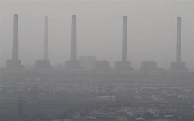 �֨{���z �夤PM2.5�Y�D�����t�L�ߩe���J�s