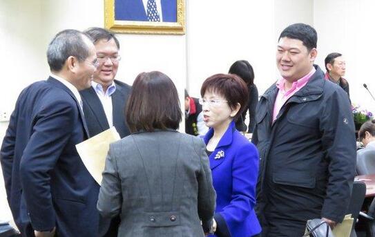 �x�~�~�h�Y�����`�|�A�Q���`�e�U�Ѥ��������ʕ[����䤤���_��