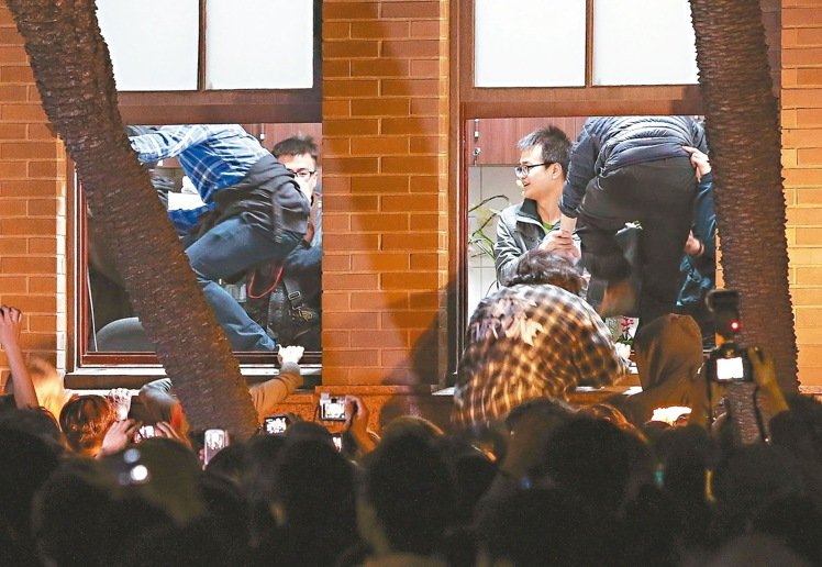 ��ا��M�ҡL�ӿ����\�ڡ� �H���d������L�v��������