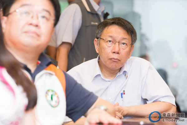 �A�C���p�J�p�W�����ݢ��{���u�Iک���t���