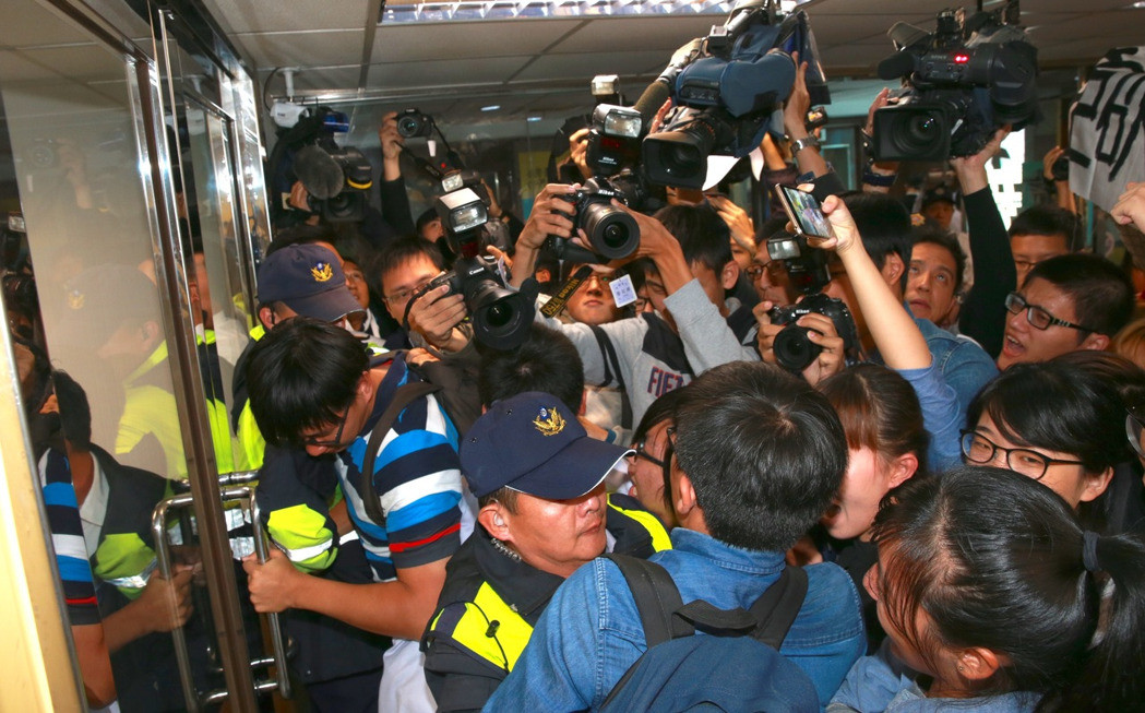 �q�j�h������ܬY�y�e �I��:�����n�I���M���P���y