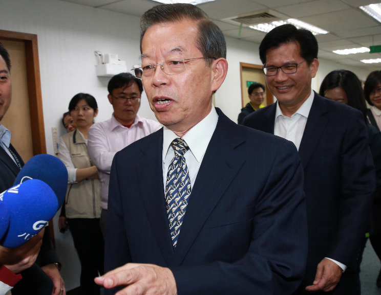 �������n�����������,��"�y��r��"�]"����r��"?