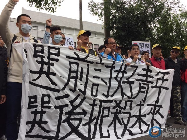 ���Y��J�g�ӪŦJ�A�̥� ���G��\�y�e�����K�L����