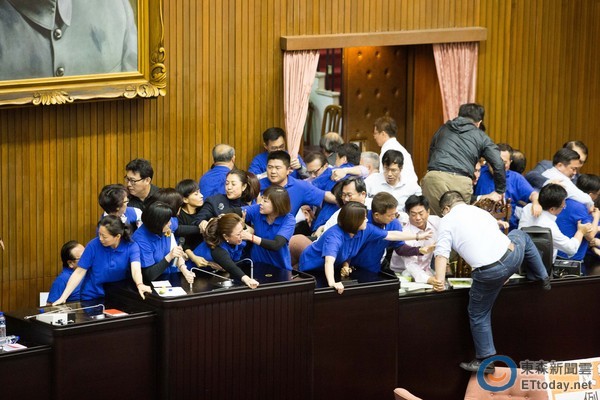 ä���n���r��_�~�[��"���m��"�ҥ� �CĤ"�ҒҾs��"