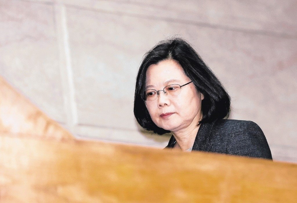 �`�J�j�����Y��{��h�L ���~�M�ż�����