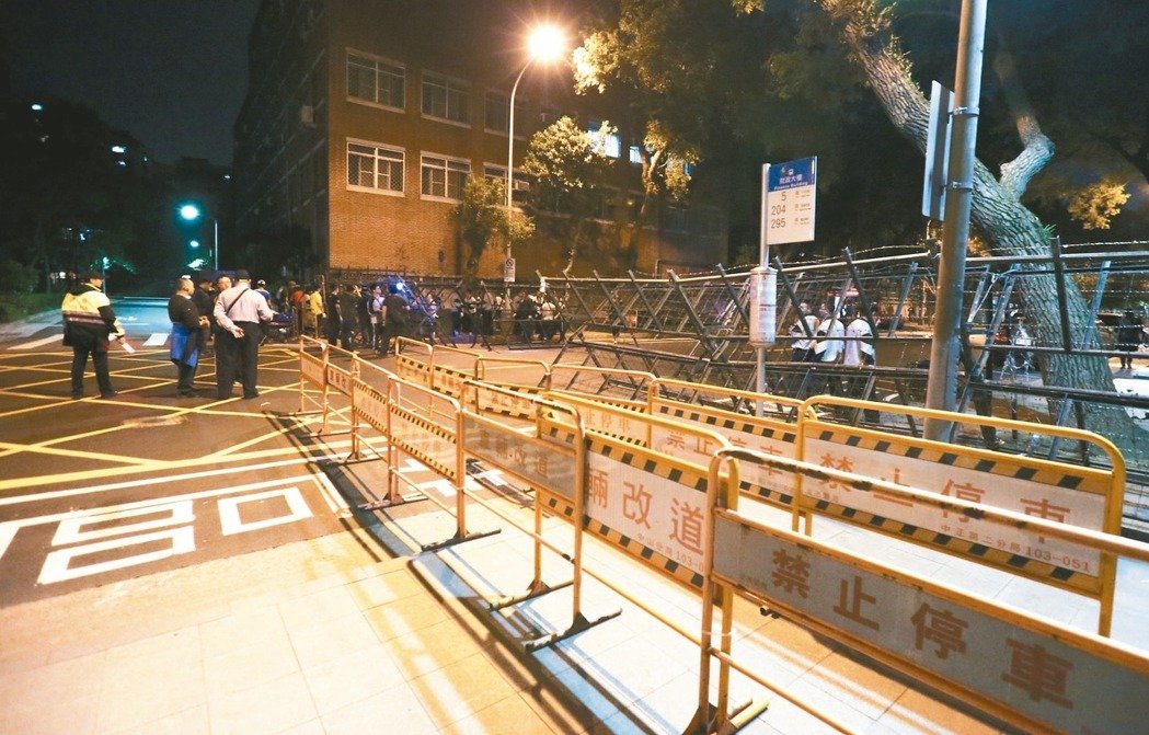 �h��d�ާܬY�L�M�H�}����