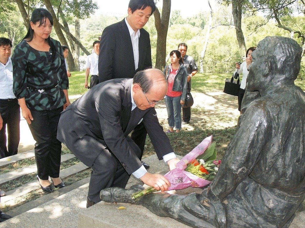 3404385.jpg 3404385.jpg