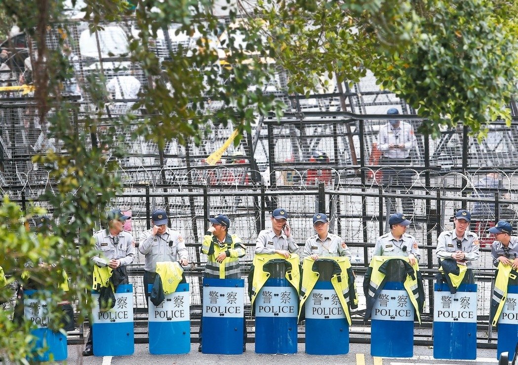 ���W�L�e����s���~���� �ڽJ���Ϥ�����p�E�P�ѢA