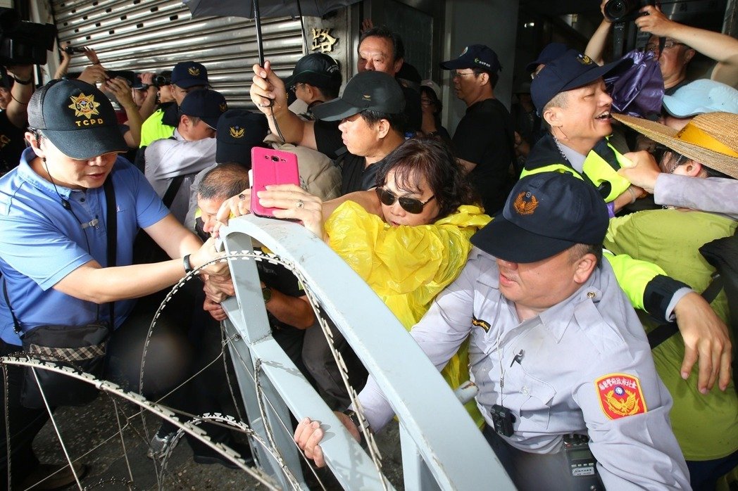 籓抗某竤渤冒雨玡秈民秈囊中央 稰磏"籥天常會流瞈" 籓抗某竤渤冒雨玡秈民秈囊中央 稰磏"籥天常會流瞈"