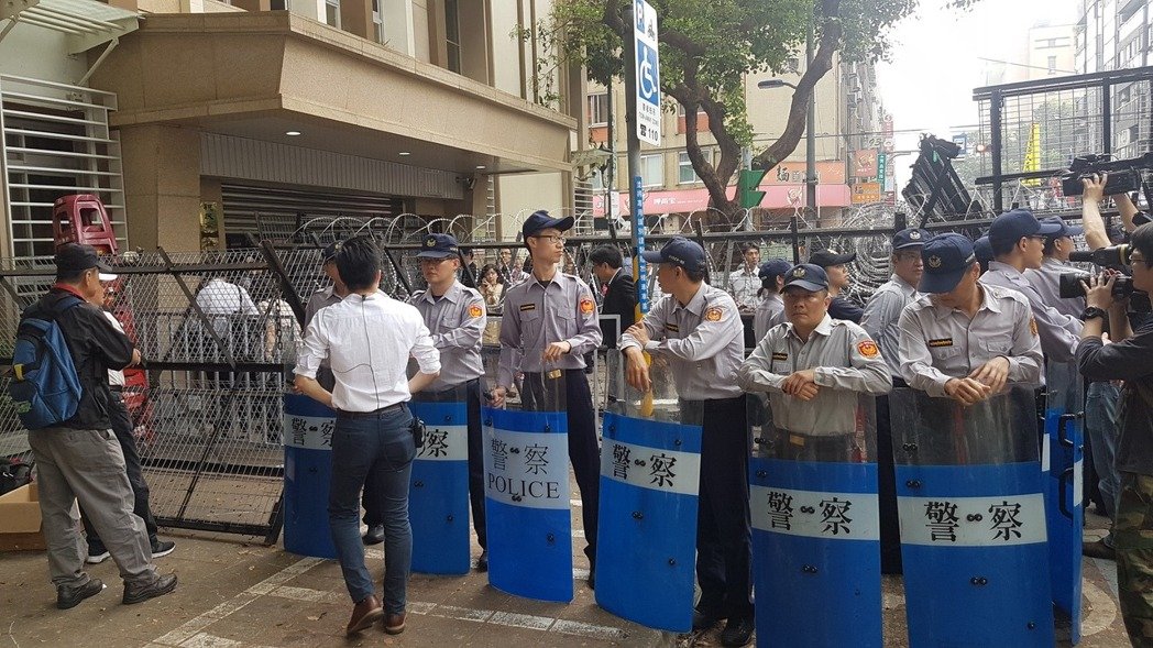 �ϔe����y��"���d�q" �����ا���"�ӿ���"��������