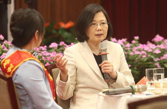 ä���n�ɫ����Y���˥��E�O���n�B���Y�s�o��