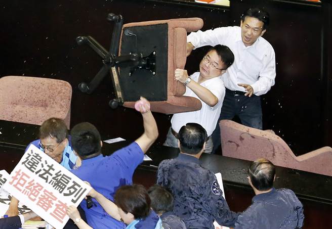 �����n�L�ߩe�����b�ȩ��~�O����ä���n�L�ߩe��