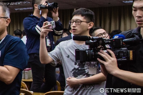 �p�p�^�ՔI�J����n"����" ��C�d�Ҥŕ׳y�H�r�õ�