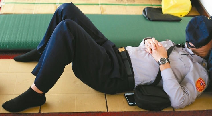 �d����q���§ܧҼW �d�ޓ���40���ȓB��1��j��