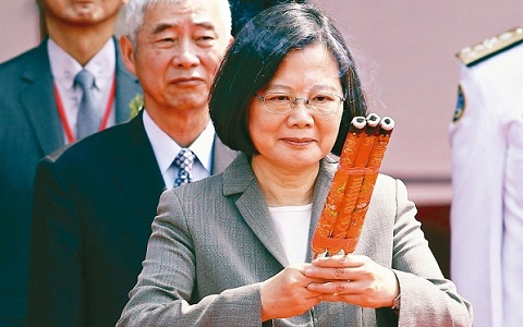 R藉靾蕞Y文矛繷\瓣民囊琌崩接愻葅r簿焦翴