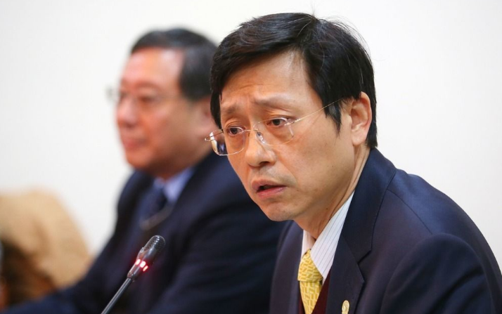 ���r�~����������