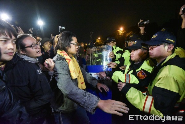 �����n�j�[�q�L���H�u����