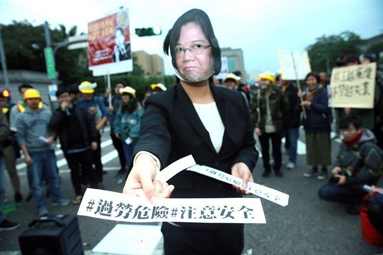 �s������y�ߥ���l�����i �����n���\�J�{�j"�{ޮ��Z".jpg