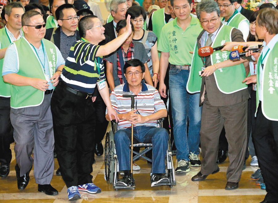 �V�S�N���s���Y��� ���W�I�͒��g�h�U��Ҧ�c��