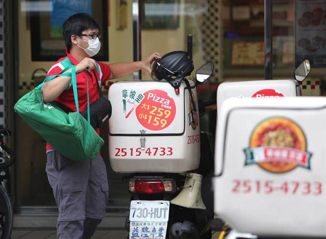 �q�����W�����~���� ����7�e�{��