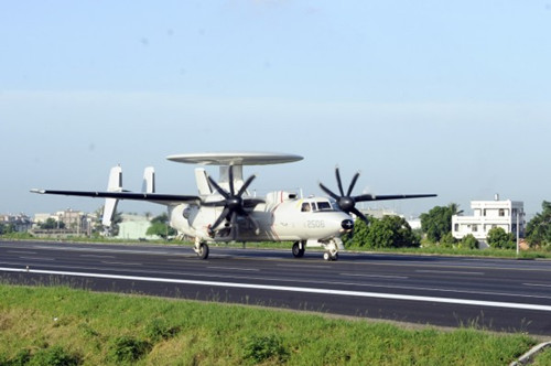 ���C�c�d�M��E-2K���[���M�K�����컲�H