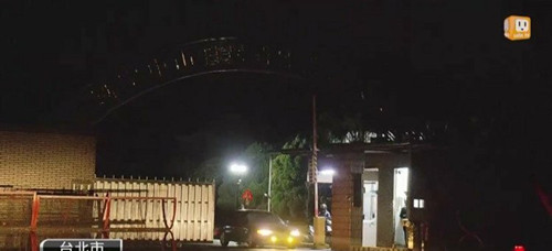 ���C���A�I�s�����z�s�������e���s���B�]