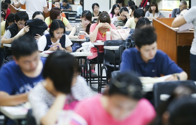 ���W���z�z���m����}�m 5���������R���h�����ʐ�