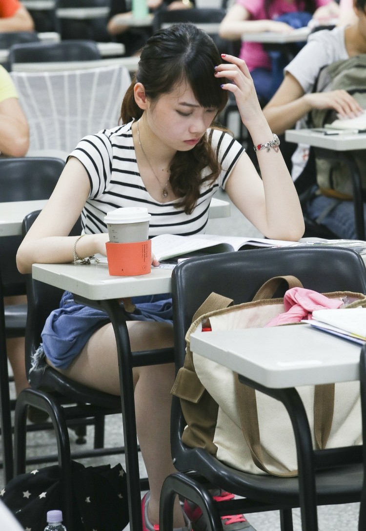 ���W���z�z���m����}�m 5���������R���h�����ʐ�