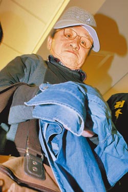 �ҥ]���j�N6480����D���I�����12�e�A�s��