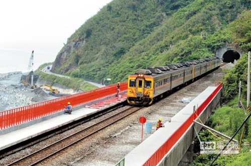 ��Ŧ�O�g�V�f������g���աg�{�ܒ��V�E���ɐ��ʐ�