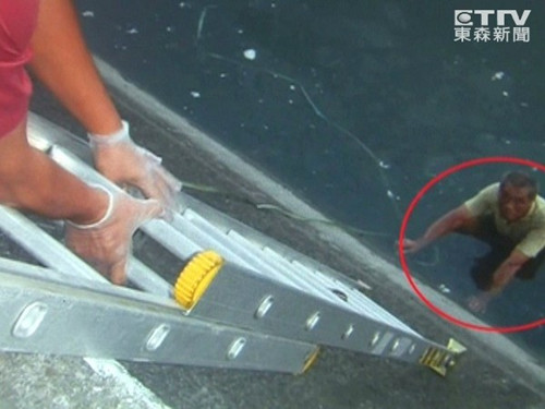 �ג����A���ٻ̪e�Ò˻̒أ��ˢw�����X���ʐ�